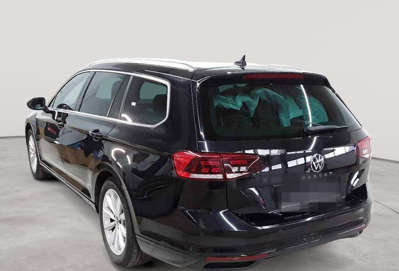 Volkswagen Passat Variant 2.0 TDI PANO AID AHK NAV foto 2