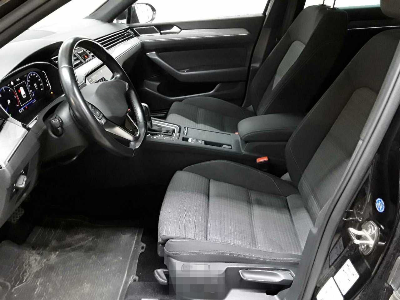 Volkswagen Passat Variant 2.0 TDI PANO AID AHK NAV foto 3