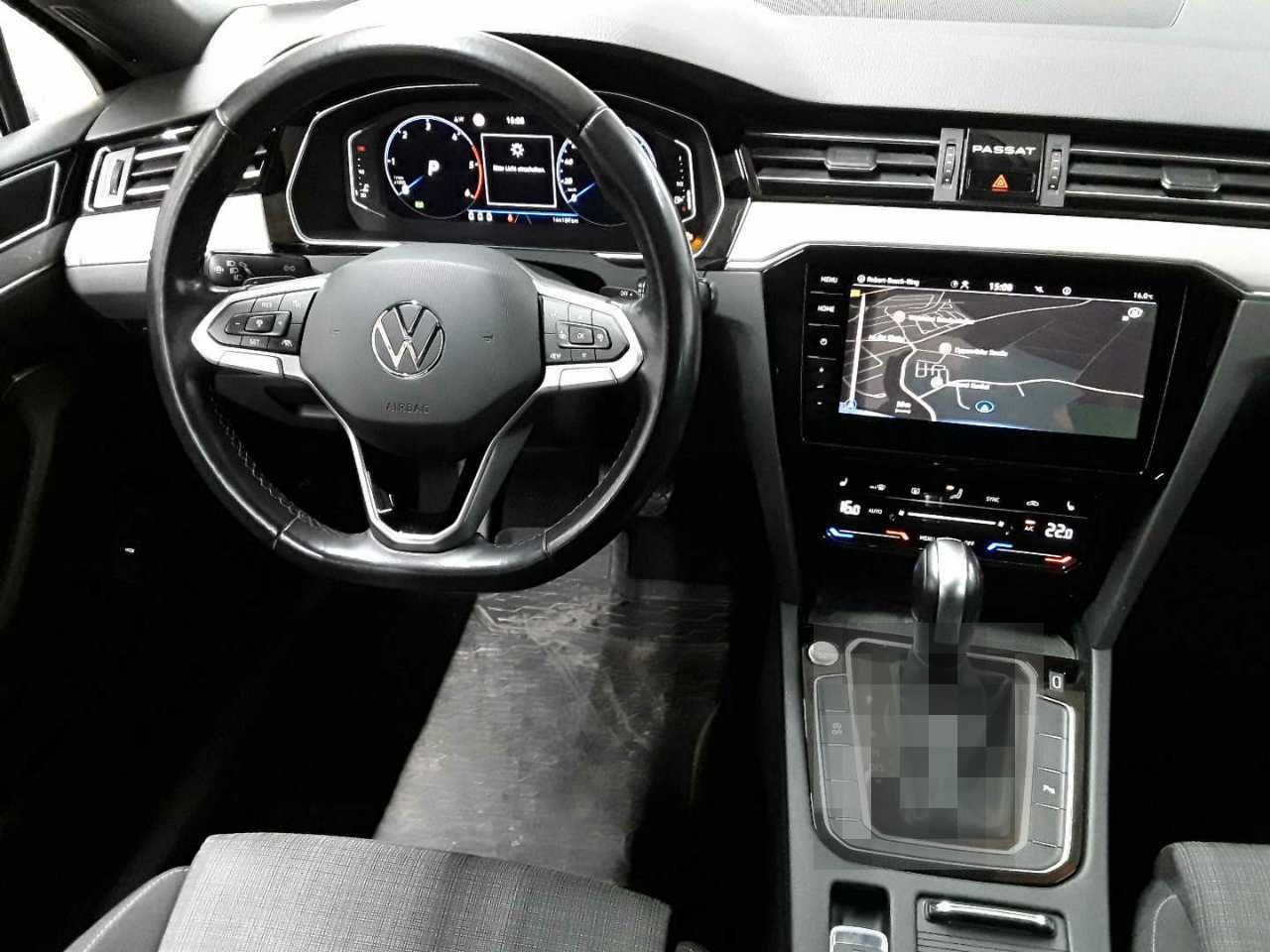 Volkswagen Passat Variant 2.0 TDI PANO AID AHK NAV foto 5