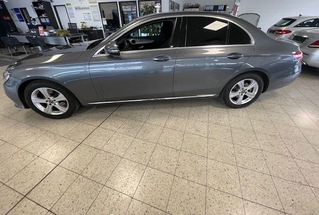 Mercedes-Benz E 220 E Limousine E 220 d foto 3