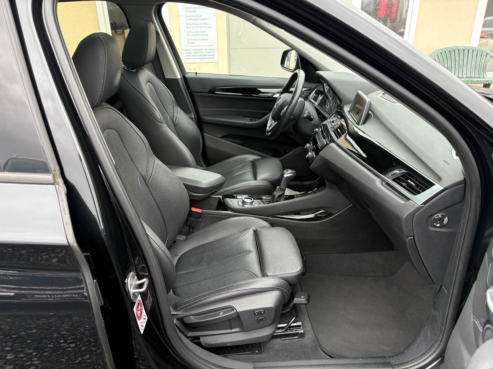 BMW X1 xDrive20i Aut. SPORT LINE Navi Leder LED Pano foto 30