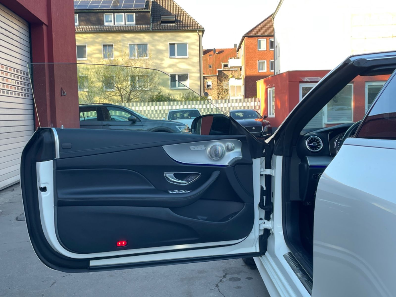 Mercedes-Benz E 300d Cabrio AMG-LINE/LEDER/LED/R-KAMERA foto 14