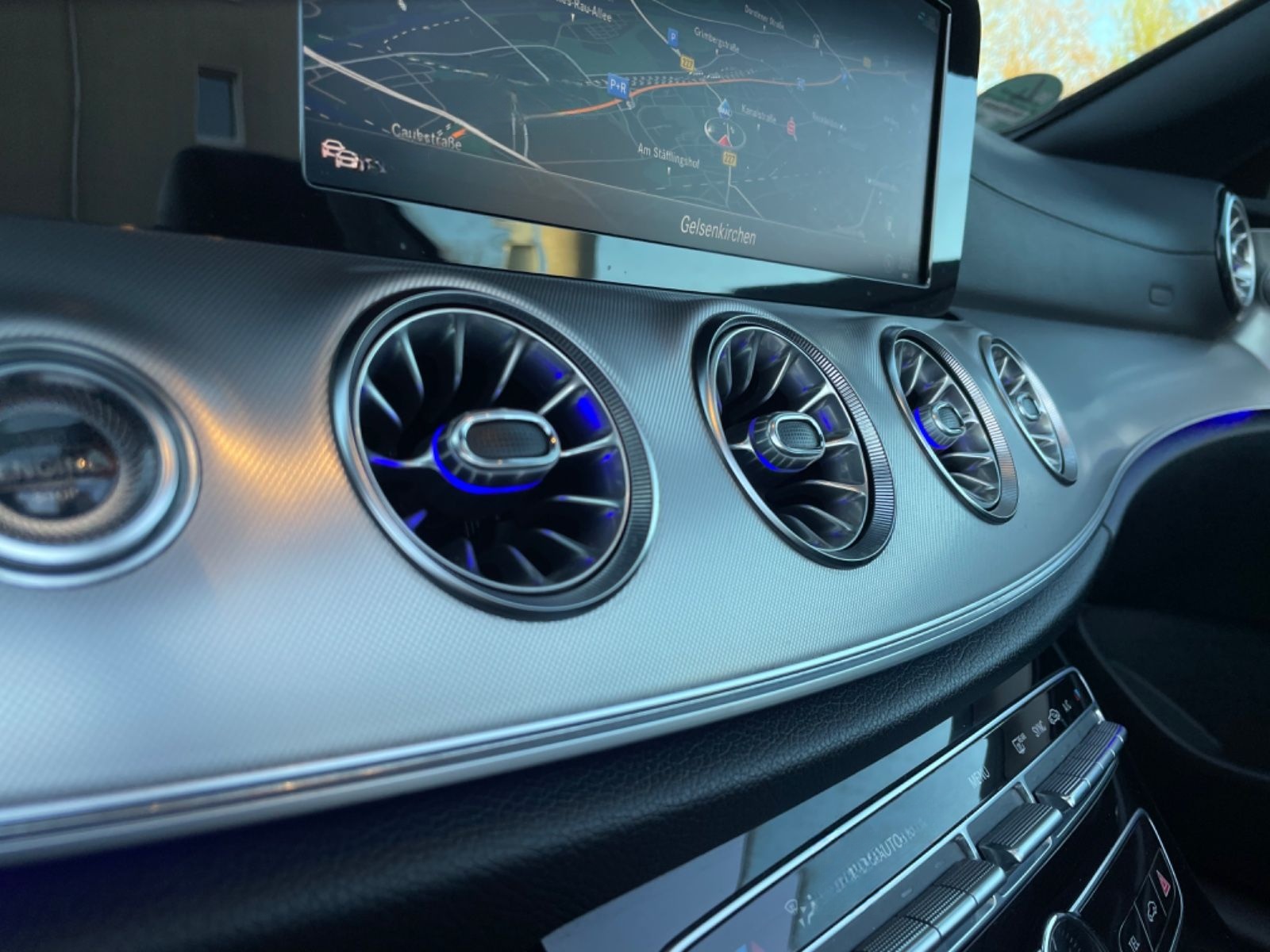 Mercedes-Benz E 300d Cabrio AMG-LINE/LEDER/LED/R-KAMERA foto 24