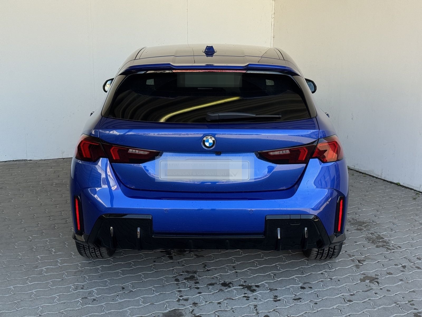 BMW 120dA Lim. M Sport LiveCock.HUD.LED.ParkAss.Keyl foto 3