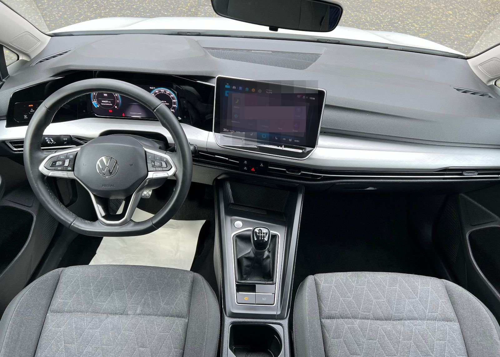 Volkswagen Golf VIII Lim. Life 1.5 TSI - NAVI - PDC- LED- foto 19