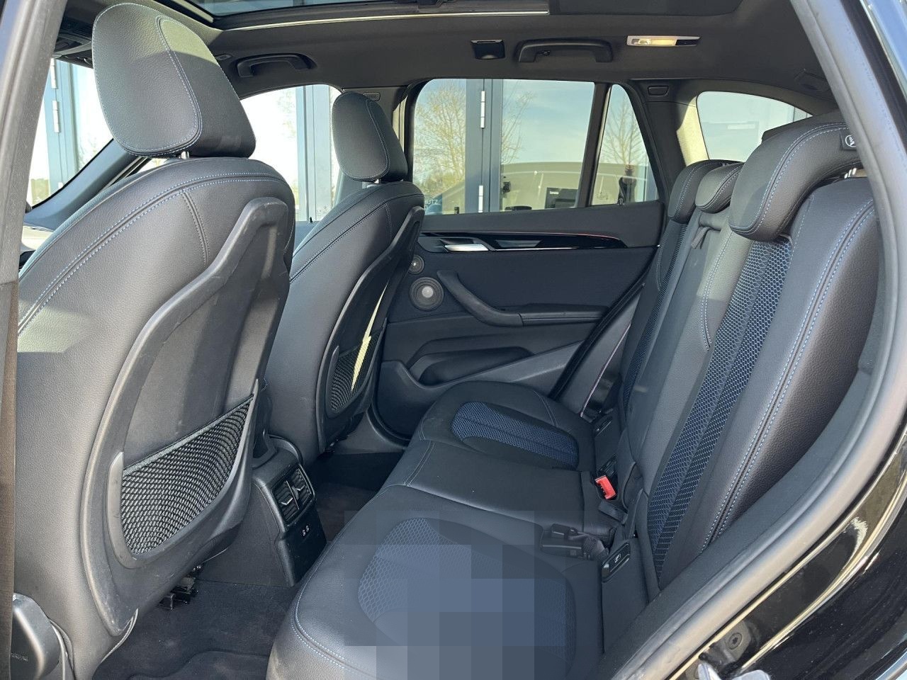BMW X1 xDrive20d Sportpaket Bluetooth HUD Navi LED foto 13