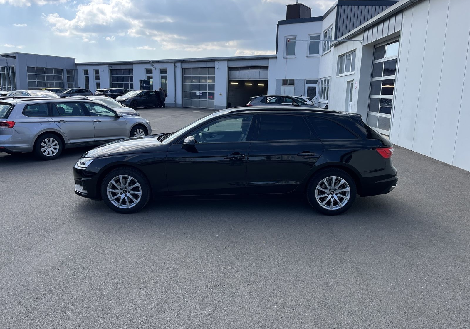 Audi A4 Avant 35 2.0 TFSI S tronic 141€ m.20% Anz. Na foto 3