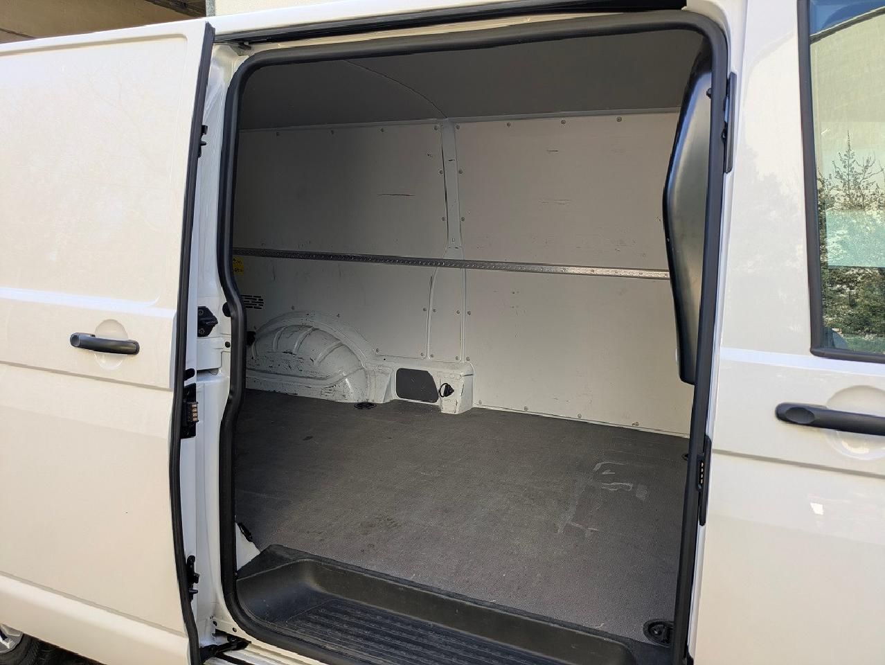 Volkswagen T6.1 Transporter Kasten lang FWD foto 7