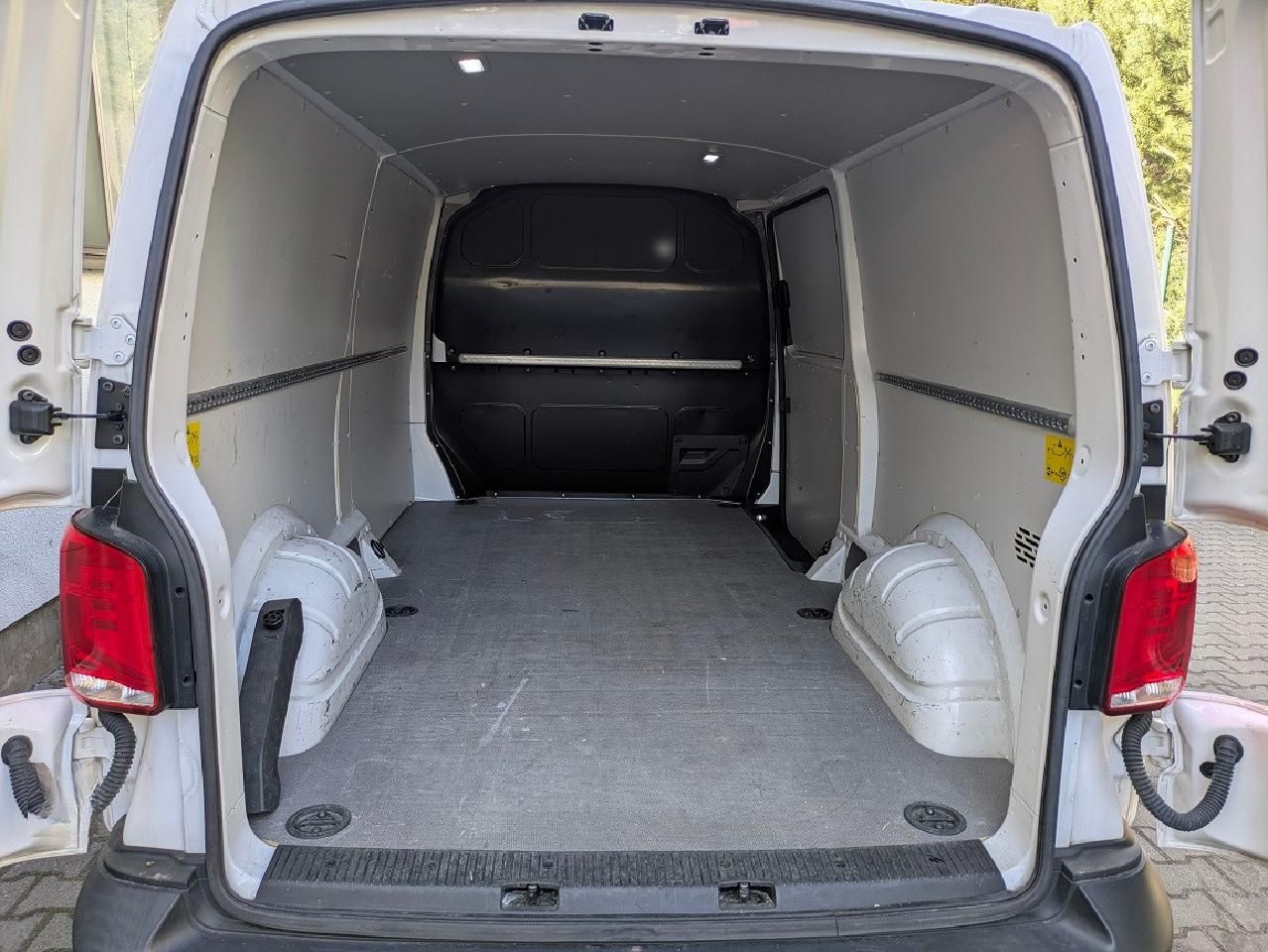 Volkswagen T6.1 Transporter Kasten lang FWD foto 8