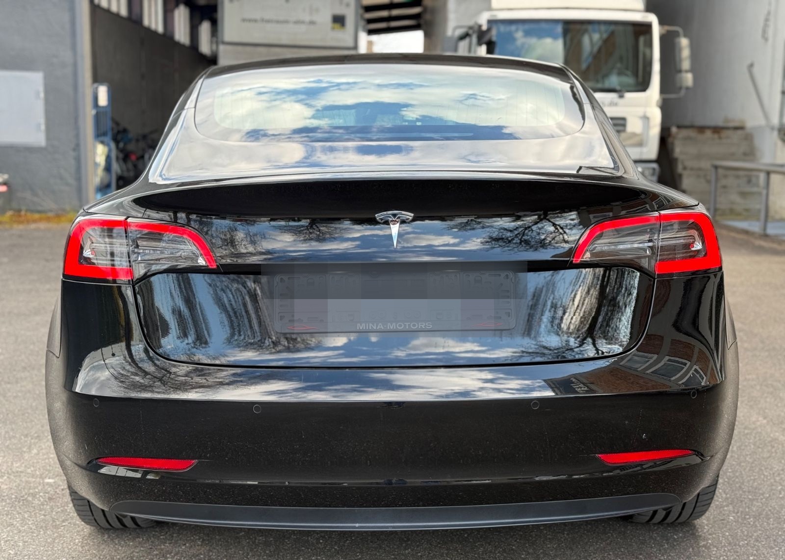 Tesla Model 3 Long Range Dual AWD Autopilot BeschBoost foto 5