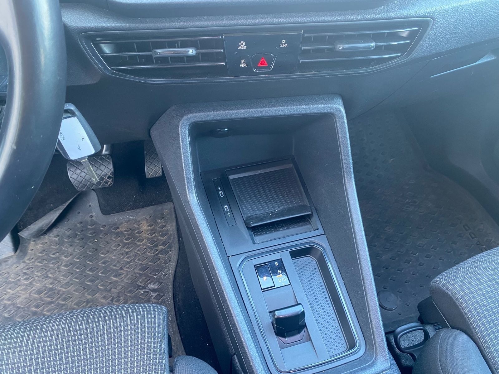 Volkswagen Caddy Maxi 2,0TDI DSG/7-Si/ACC/SPUH/SZH/AHK foto 14