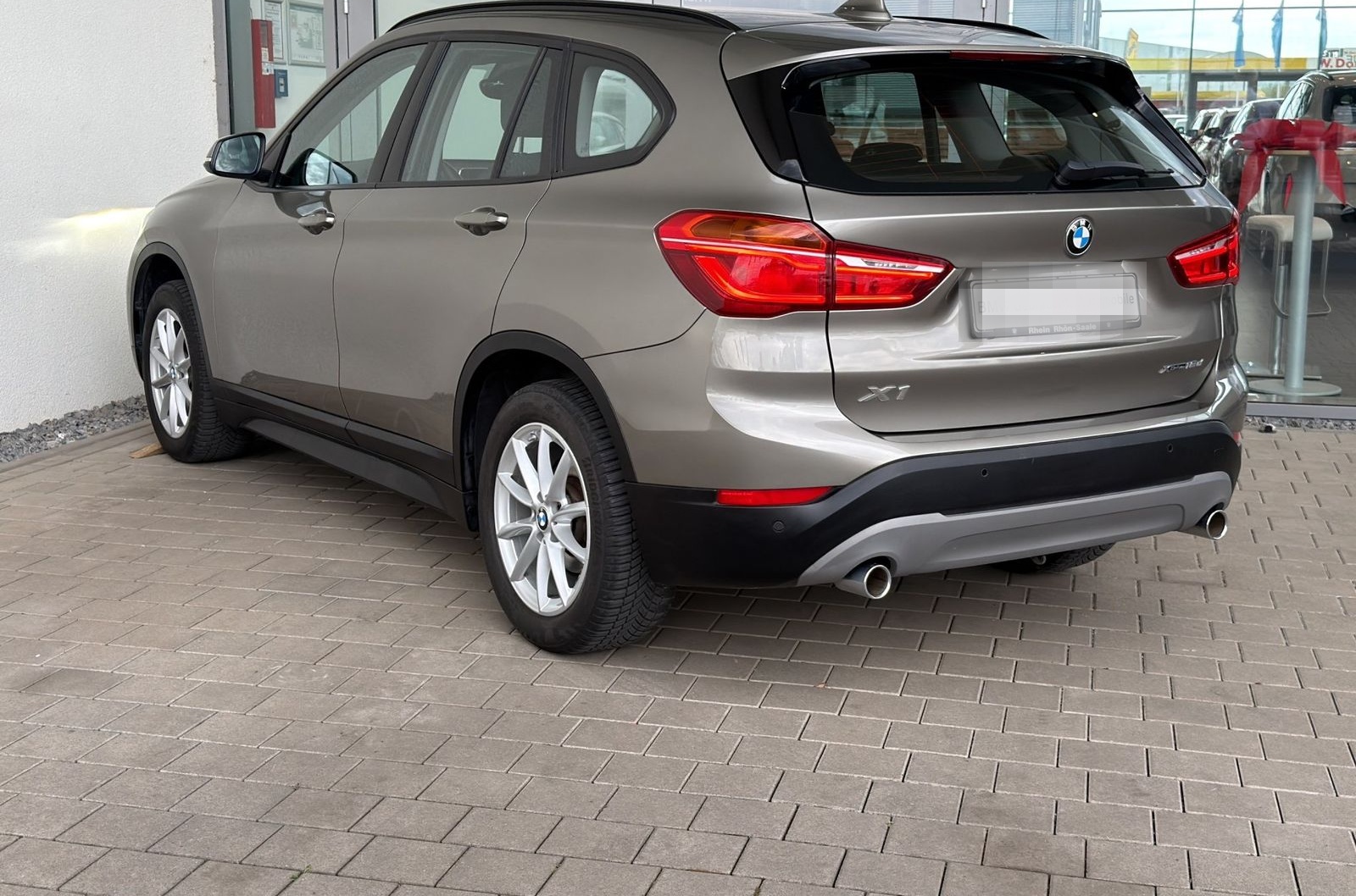 BMW X1 xDrive18d Advantage Navi.AHK.LED.DriveA.PDC foto 4