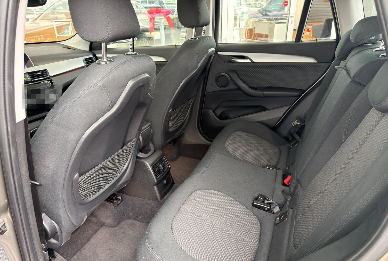 BMW X1 xDrive18d Advantage Navi.AHK.LED.DriveA.PDC foto 7