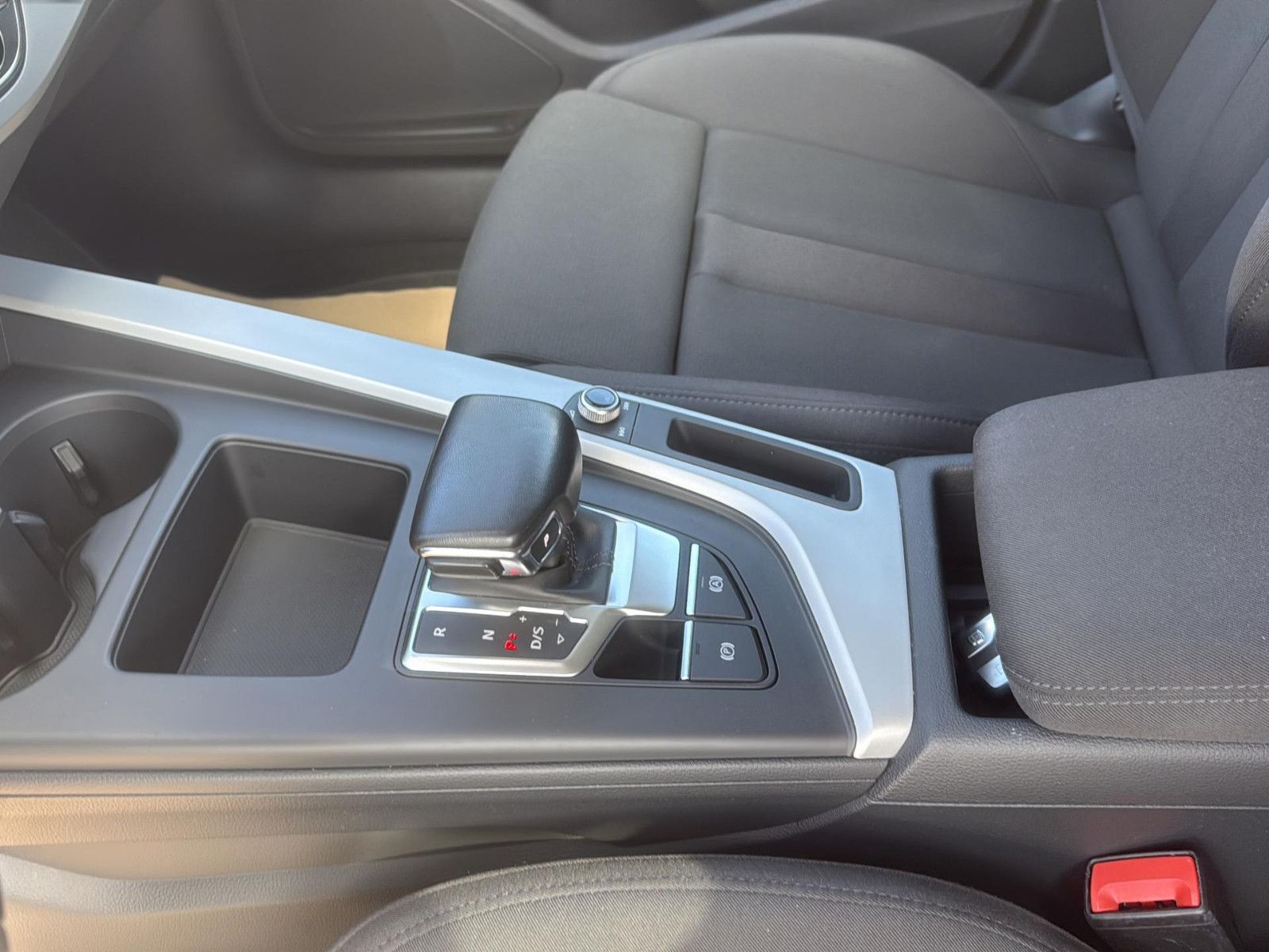 Audi A4 Avant 40 TDI S line**LED**Navi**Virtual** foto 22