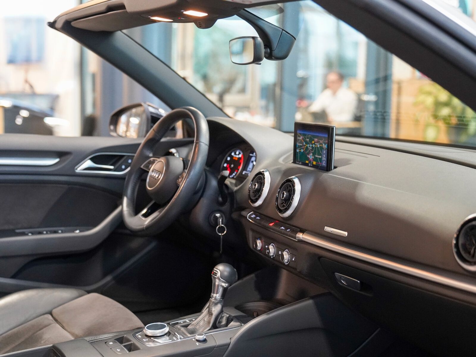 Audi A3 Cabrio 1.4 TFSI sport Xenon Windschott Navi foto 7