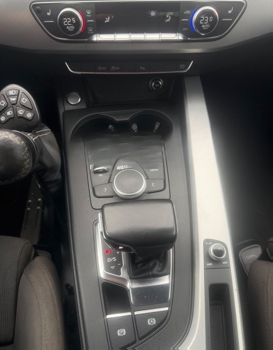 Audi A4 Lim.sport NAVI LED PDC SHZ Behindertengerecht foto 21