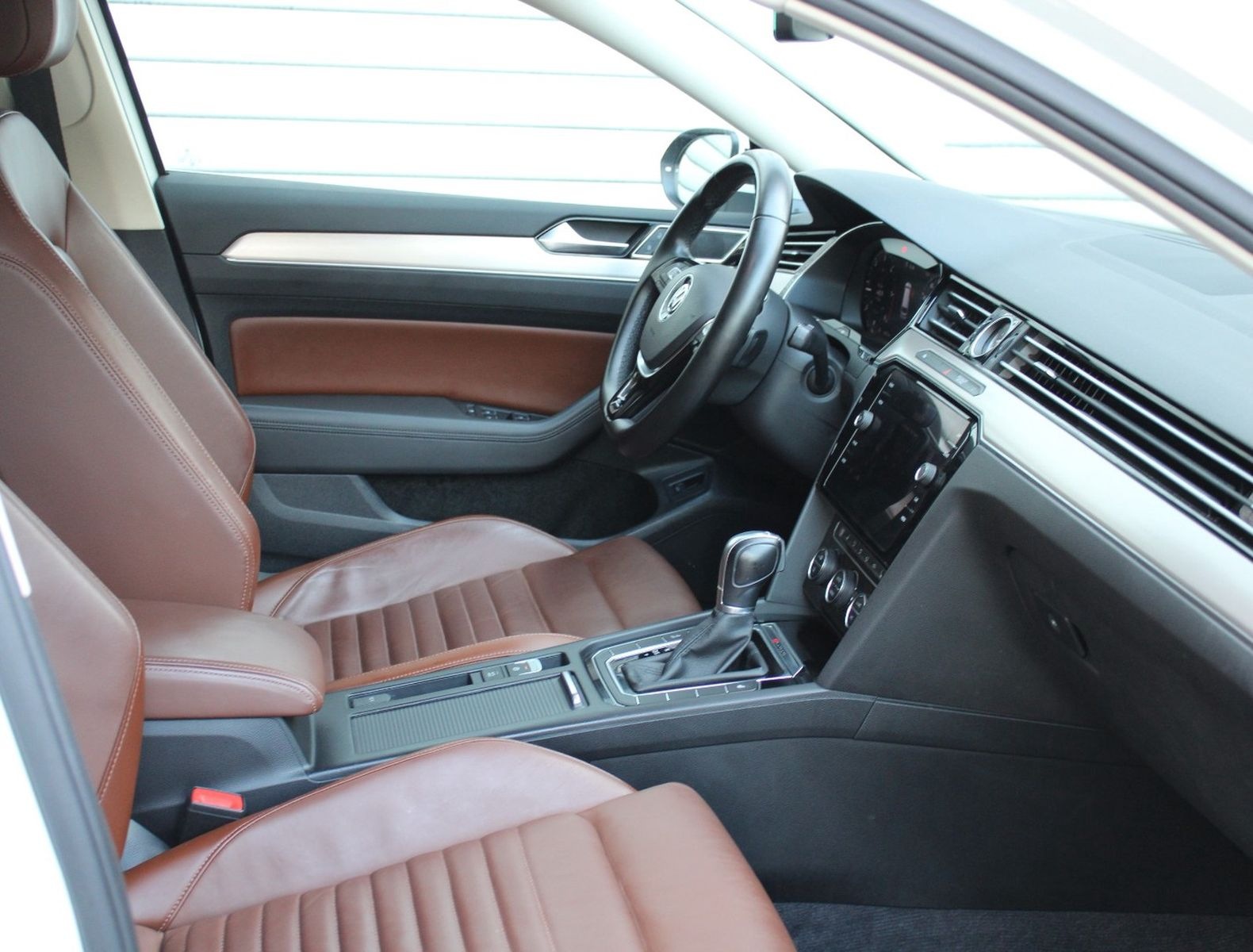 Volkswagen Passat Variant 2.0 TDI DSG R-LINE AHK/STANDHEIZ. foto 18