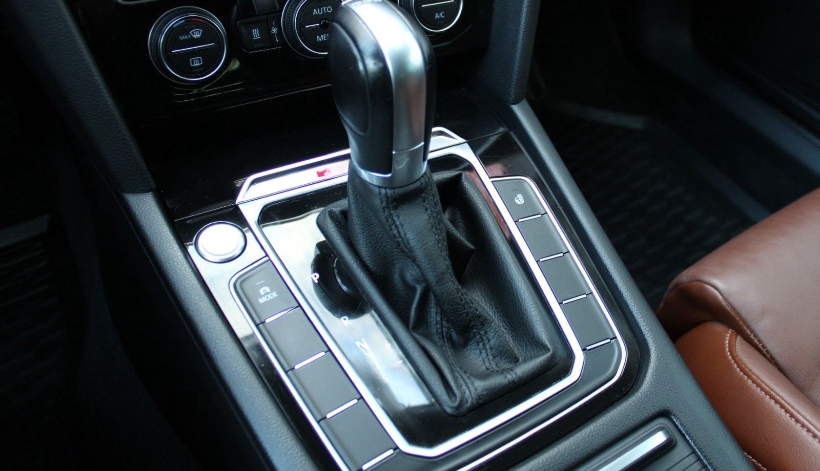 Volkswagen Passat Variant 2.0 TDI DSG R-LINE AHK/STANDHEIZ. foto 32