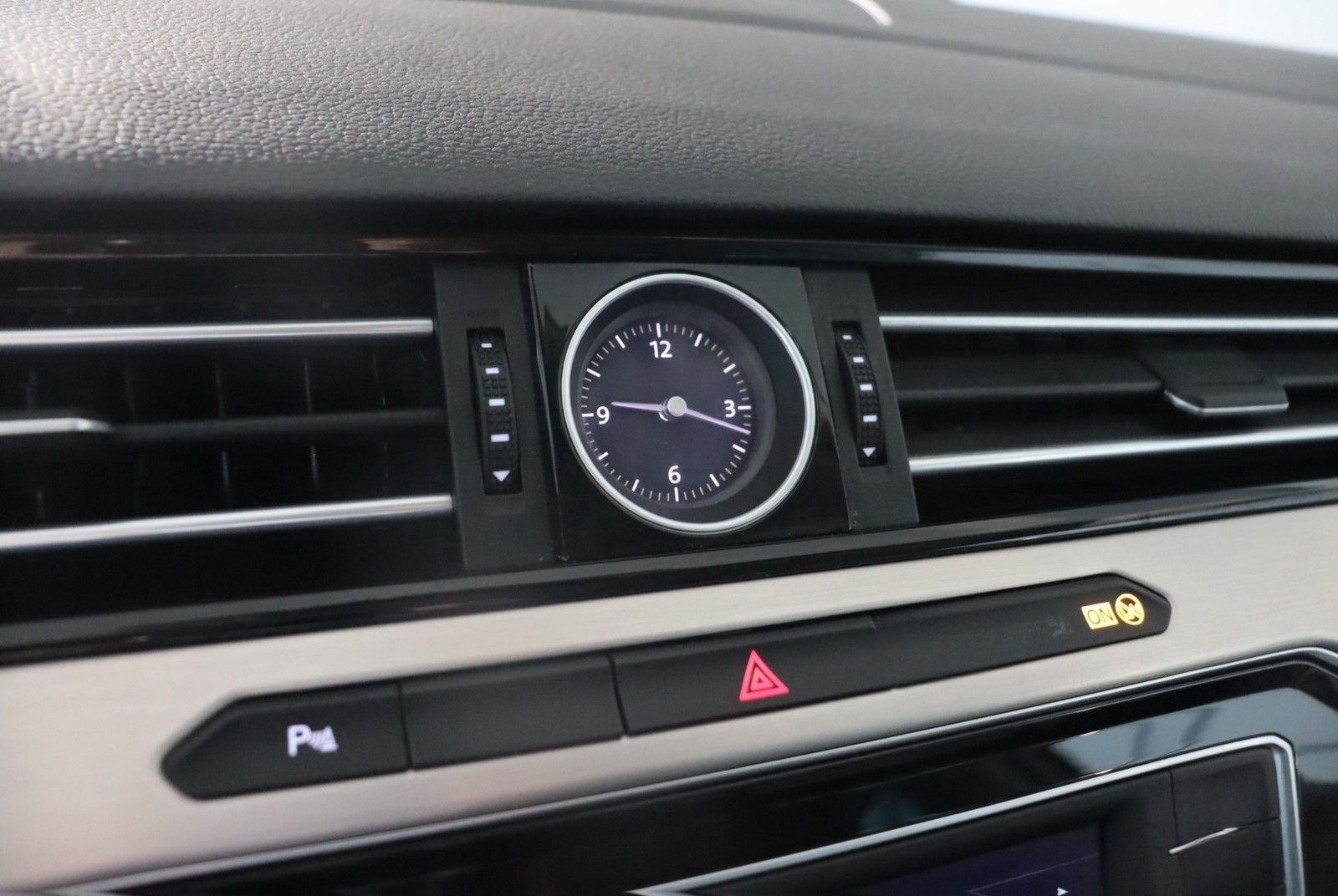 Volkswagen Passat Variant 2.0 TDI DSG R-LINE AHK/STANDHEIZ. foto 43