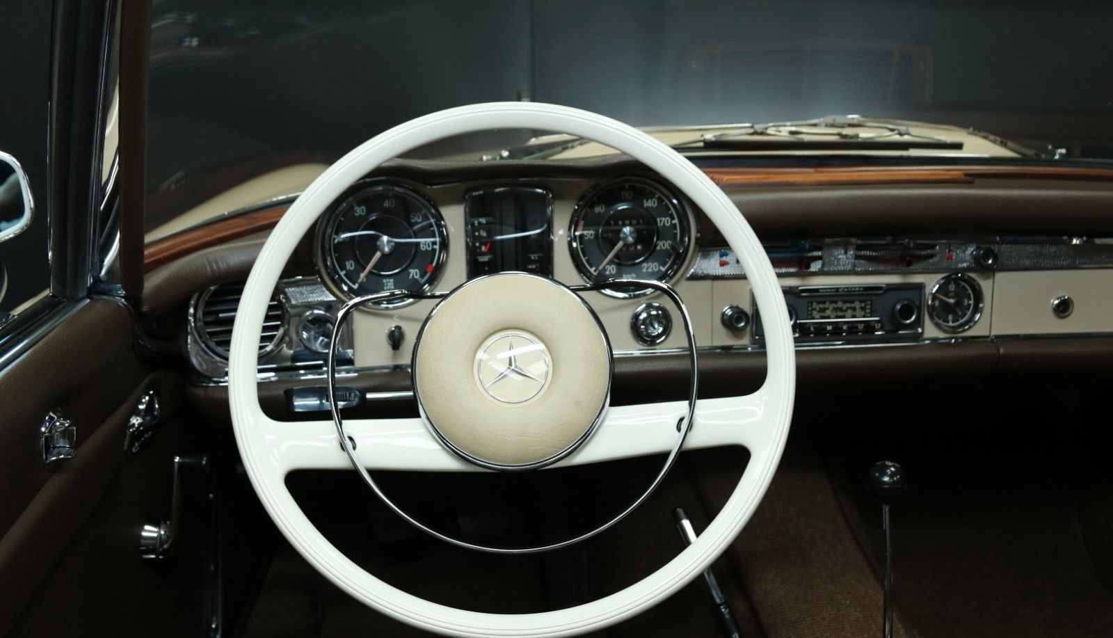 Mercedes-Benz 230 SL Pagode foto 16