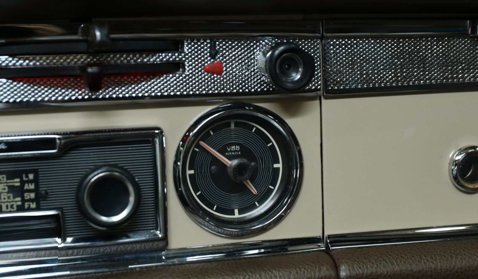 Mercedes-Benz 230 SL Pagode foto 21