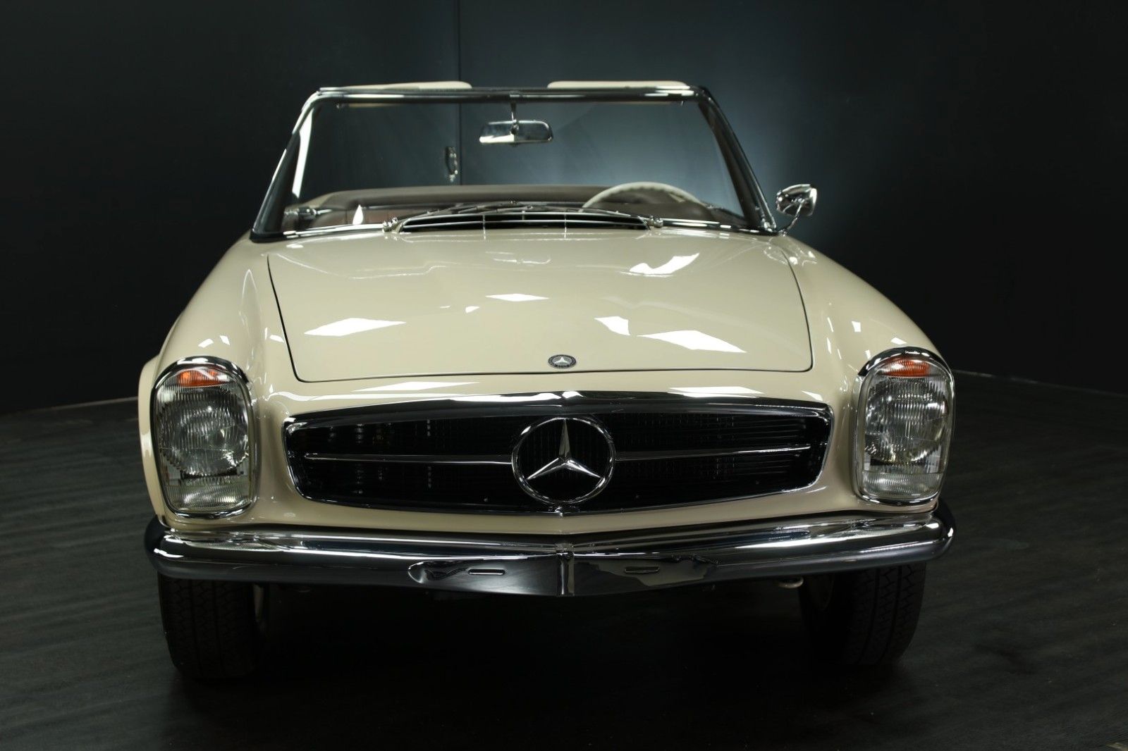 Mercedes-Benz 230 SL Pagode foto 10