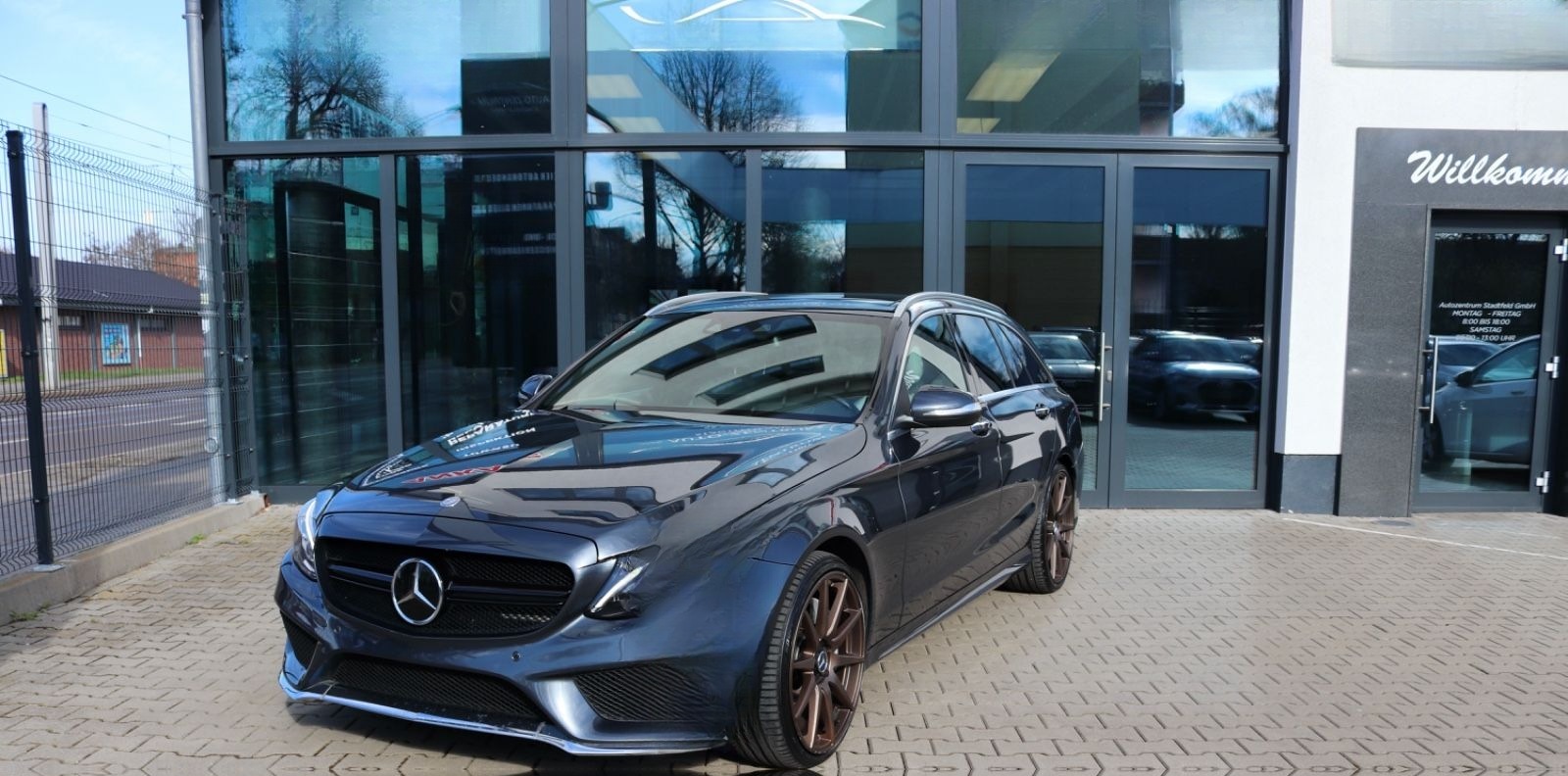 Mercedes-Benz C 250d T-Modell 4Matic AMG Pano HuD Leder foto 3