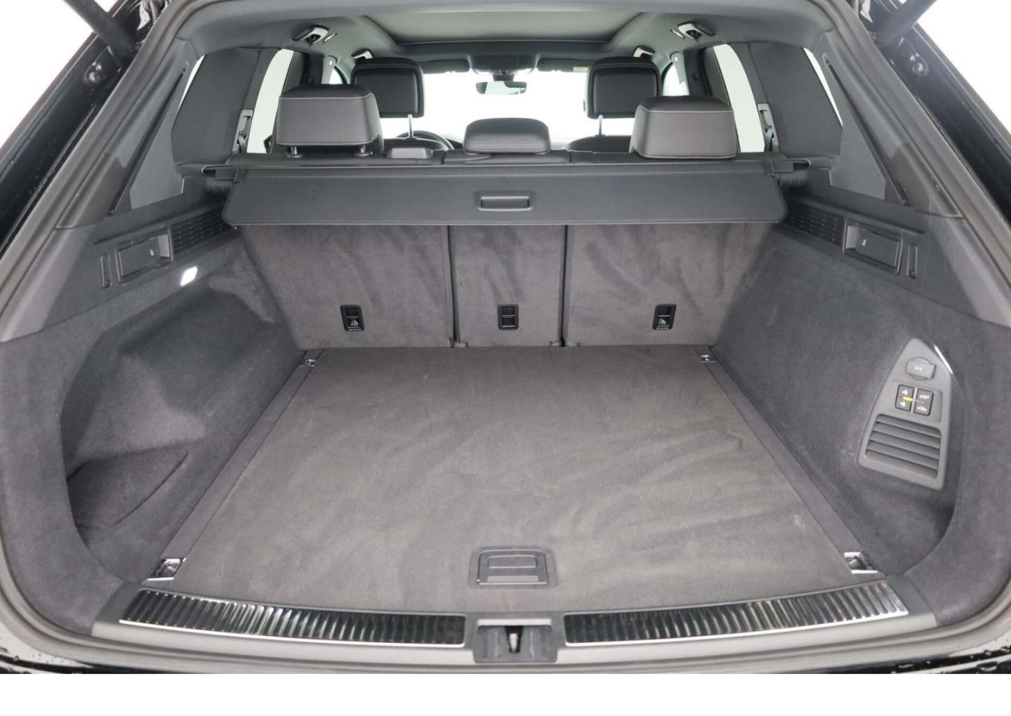 Volkswagen Touareg 3.0 TDI 4Mo. R-Line BlackStyle/Luft/PANO foto 12