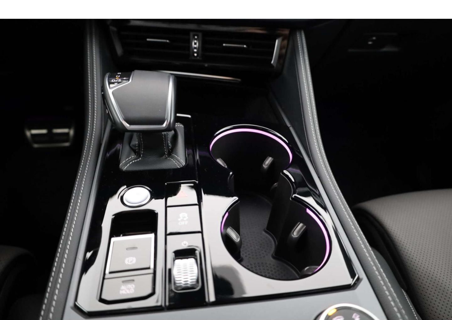 Volkswagen Touareg 3.0 TDI 4Mo. R-Line BlackStyle/Luft/PANO foto 22