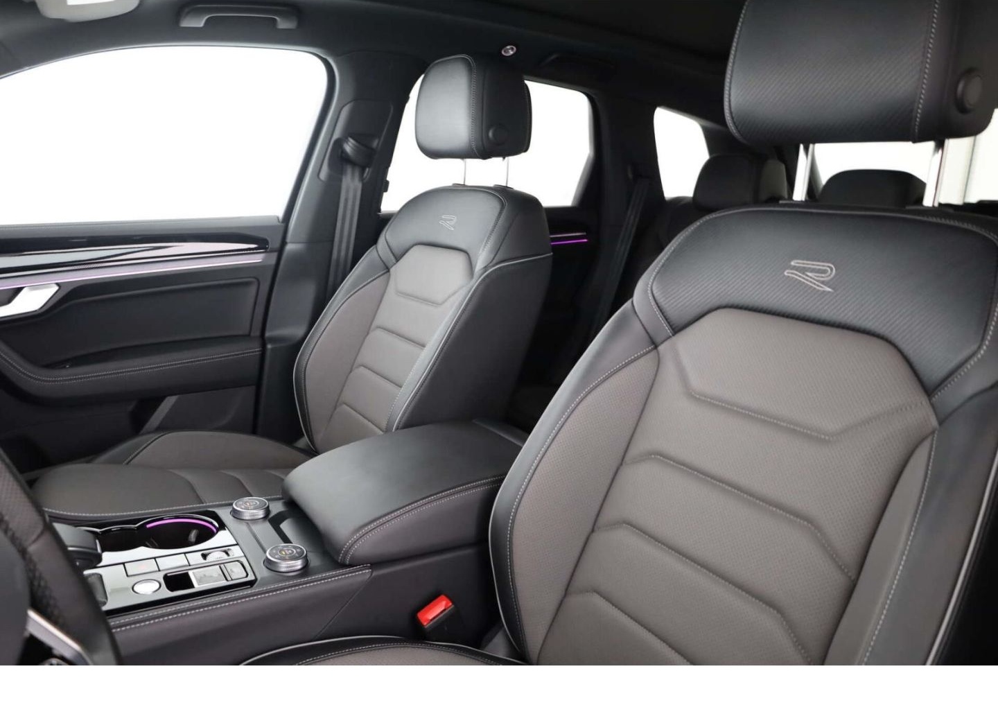 Volkswagen Touareg 3.0 TDI 4Mo. R-Line BlackStyle/Luft/PANO foto 10