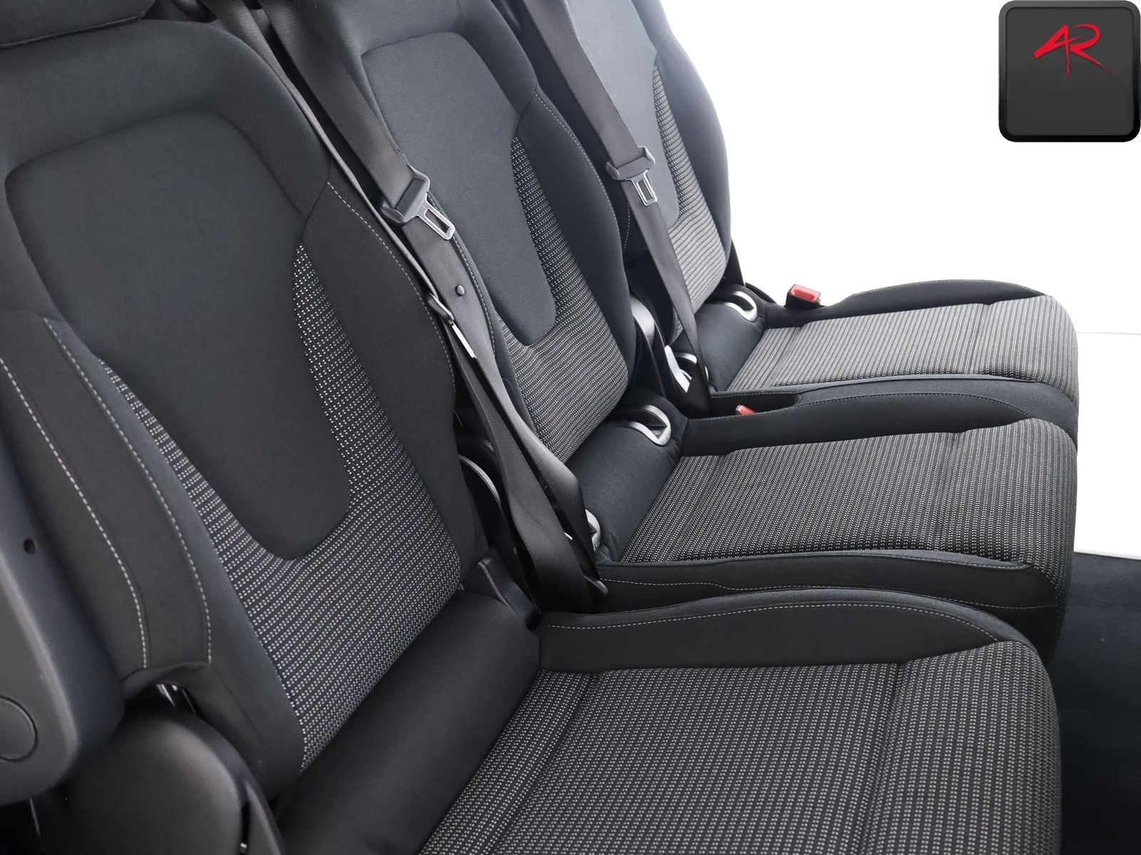 Mercedes-Benz V 250 d AMG 7 SITZE NIGHT,KAMERA,AHK,DISTRO,1.HD foto 11