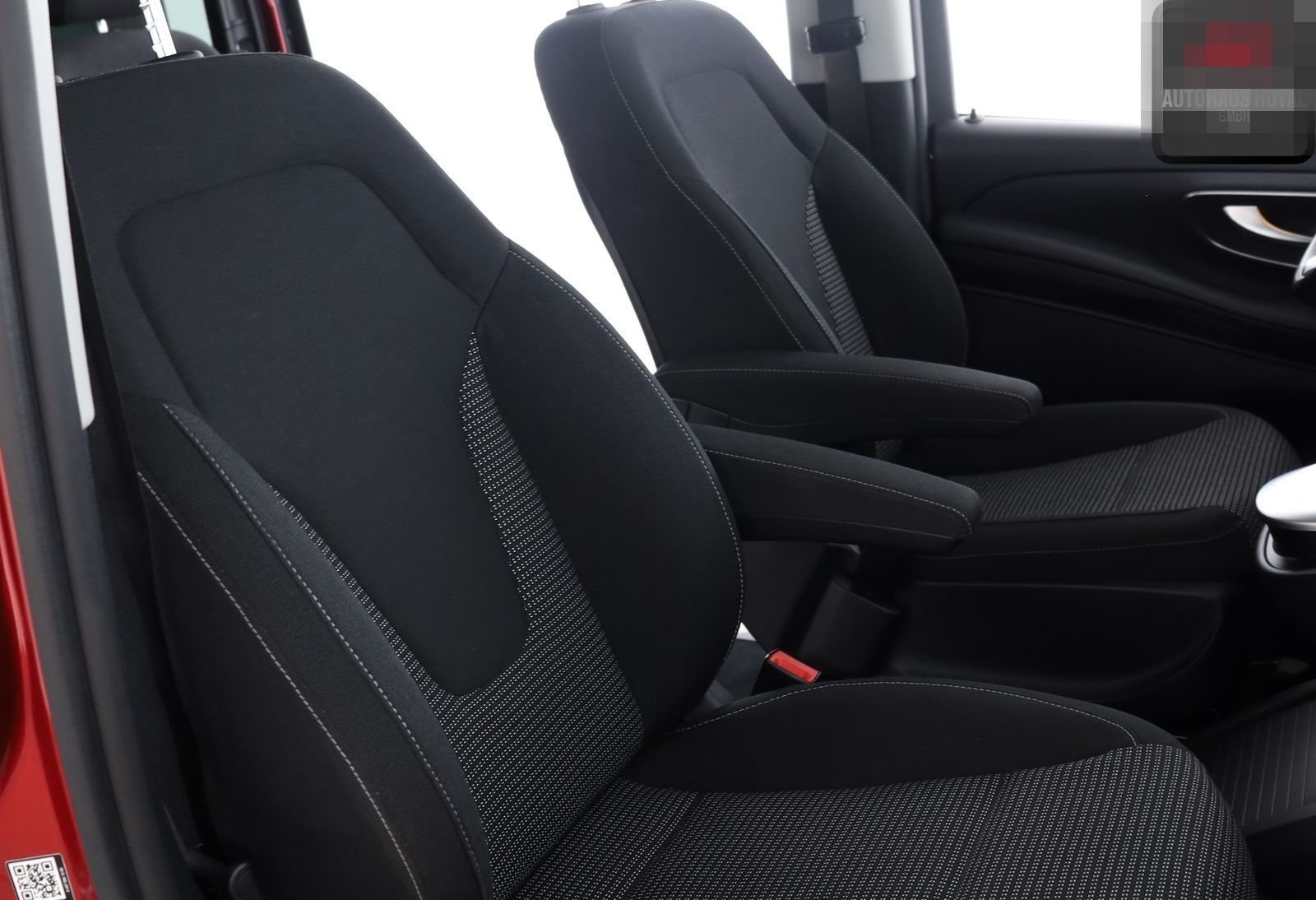 Mercedes-Benz V 250 d AMG 7 SITZE NIGHT,KAMERA,AHK,DISTRO,1.HD foto 13