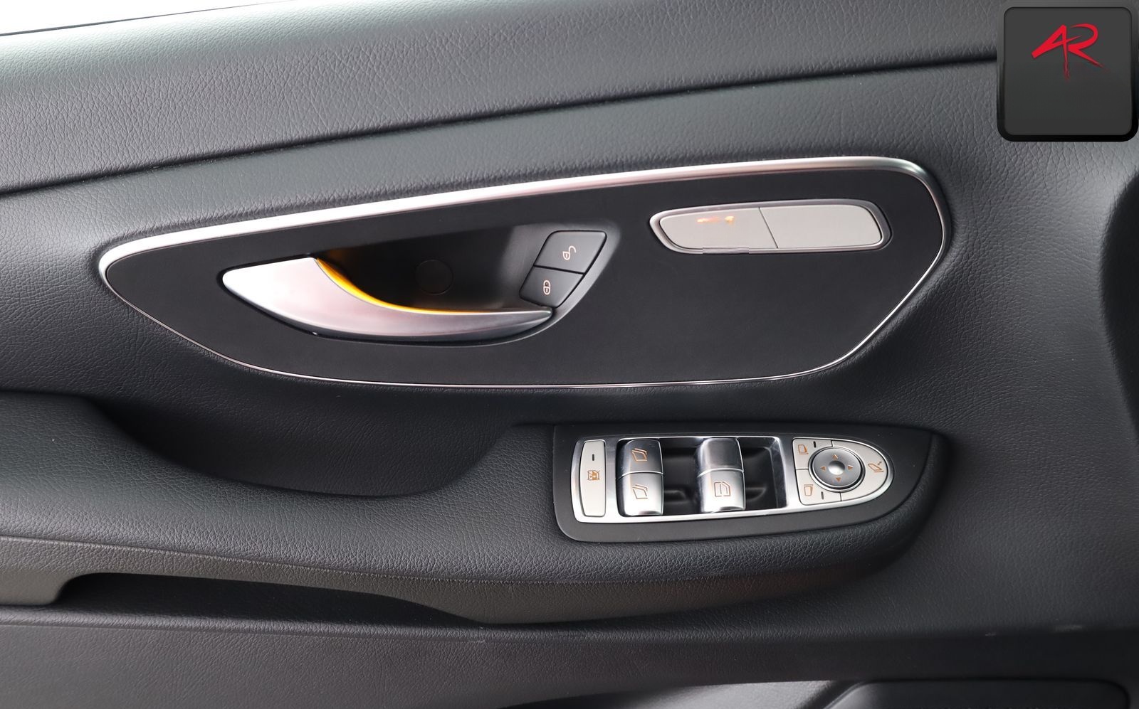 Mercedes-Benz V 250 d AMG 7 SITZE NIGHT,KAMERA,AHK,DISTRO,1.HD foto 14