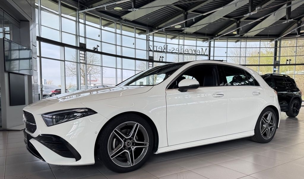Mercedes-Benz A 200 d AMG, Pano-D, Kamera, Winter-P, CarPlay foto 18