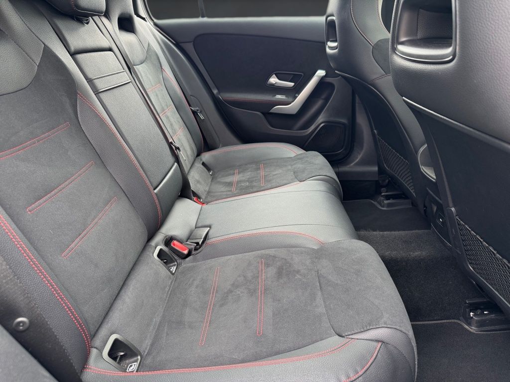 Mercedes-Benz A 200 d AMG, Pano-D, Kamera, Winter-P, CarPlay foto 5