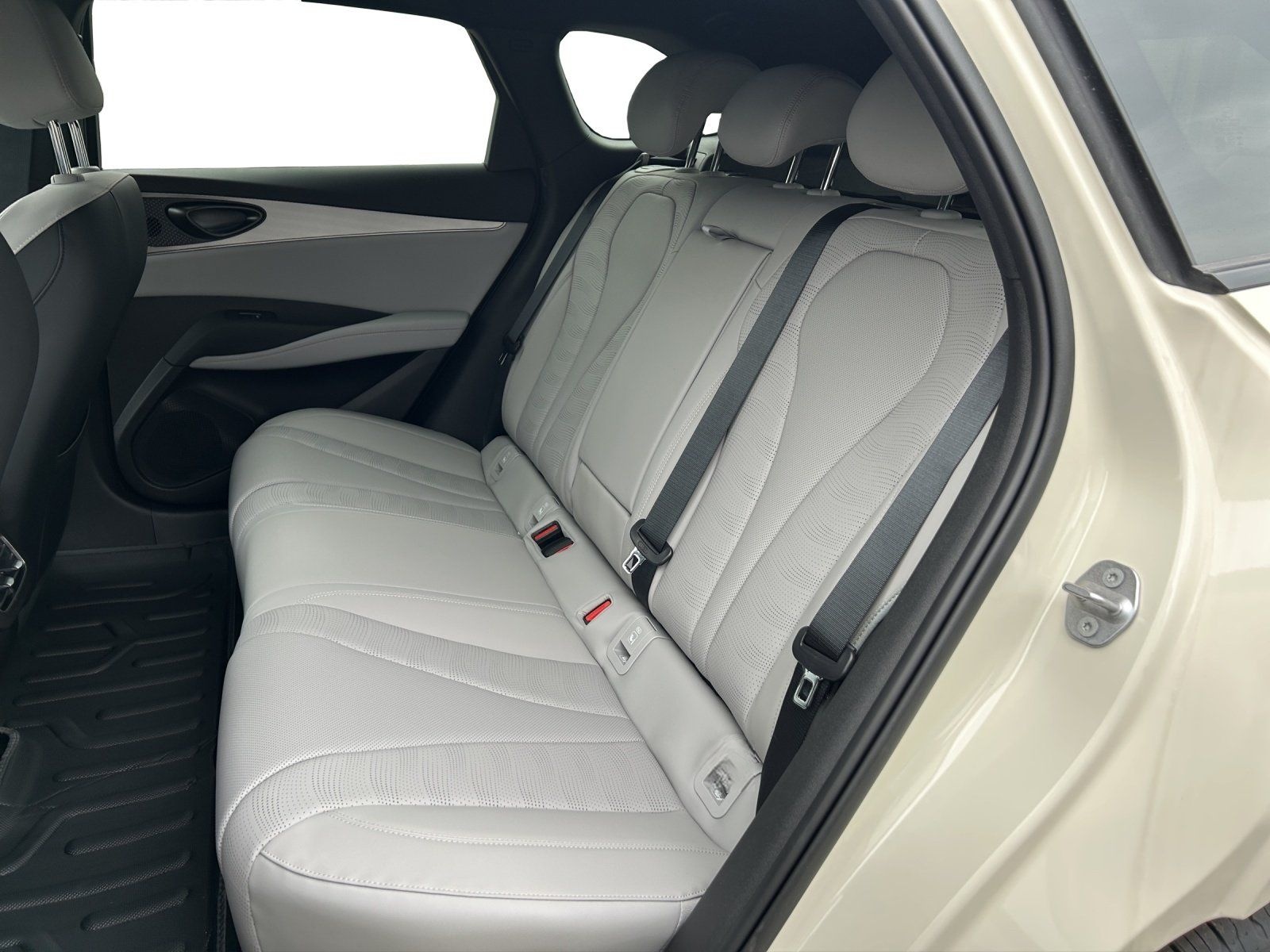 BYD Seal 6 Touring 1.5 PHEV DM-i Comfort HUD LED 360 foto 13