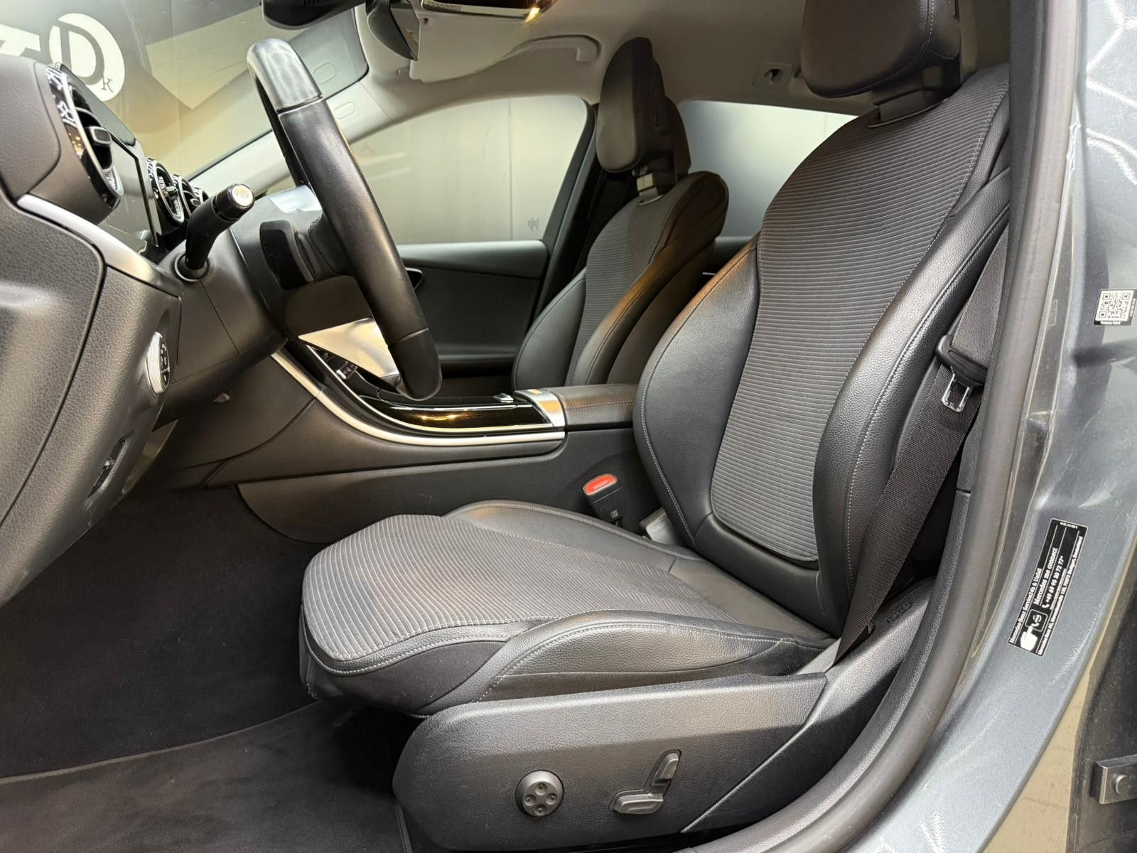 Mercedes-Benz C 200 d T 9G Avantg NIGHT+LEDER+LED+NAVI+SHZ+KAM foto 8