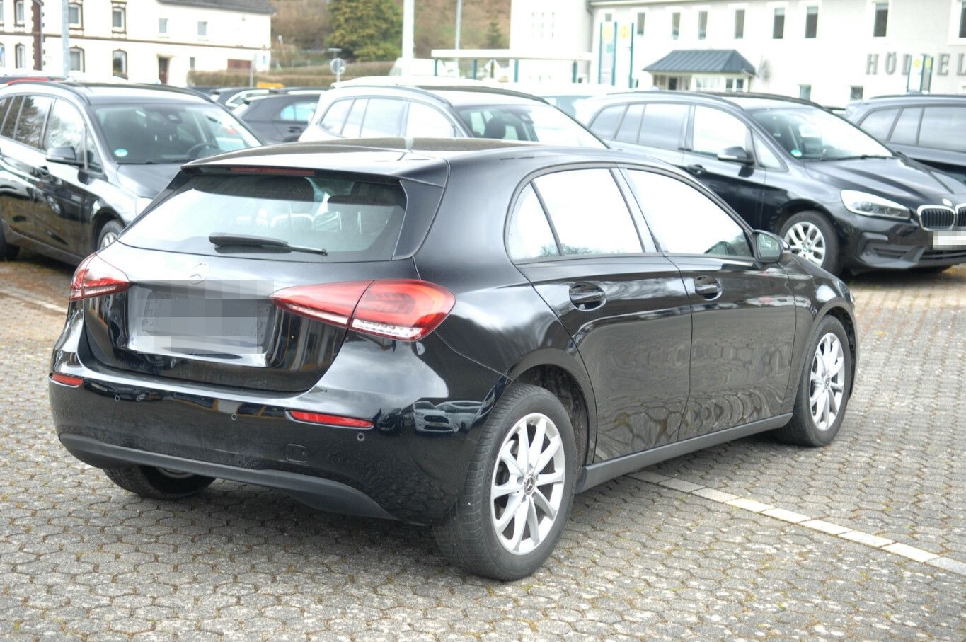 Mercedes-Benz A 180 Automatik DISTRONIC Navi LED Klimaautomati foto 7