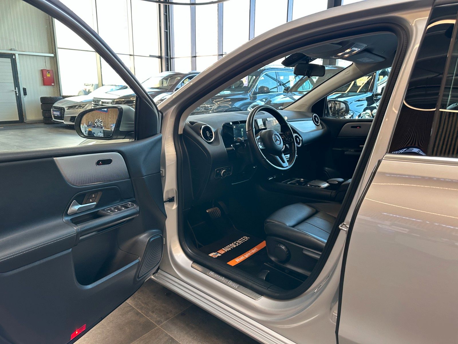 Mercedes-Benz B 200 *Kamera*PDC*Leder*Keyless*Navi* foto 25