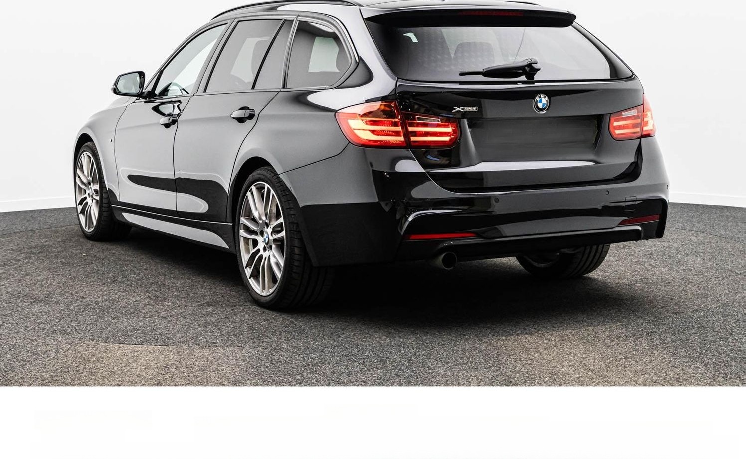 BMW 320i TOURING xDRIVE SHADOW/HuD/AHK/PANO/KAMERA foto 11