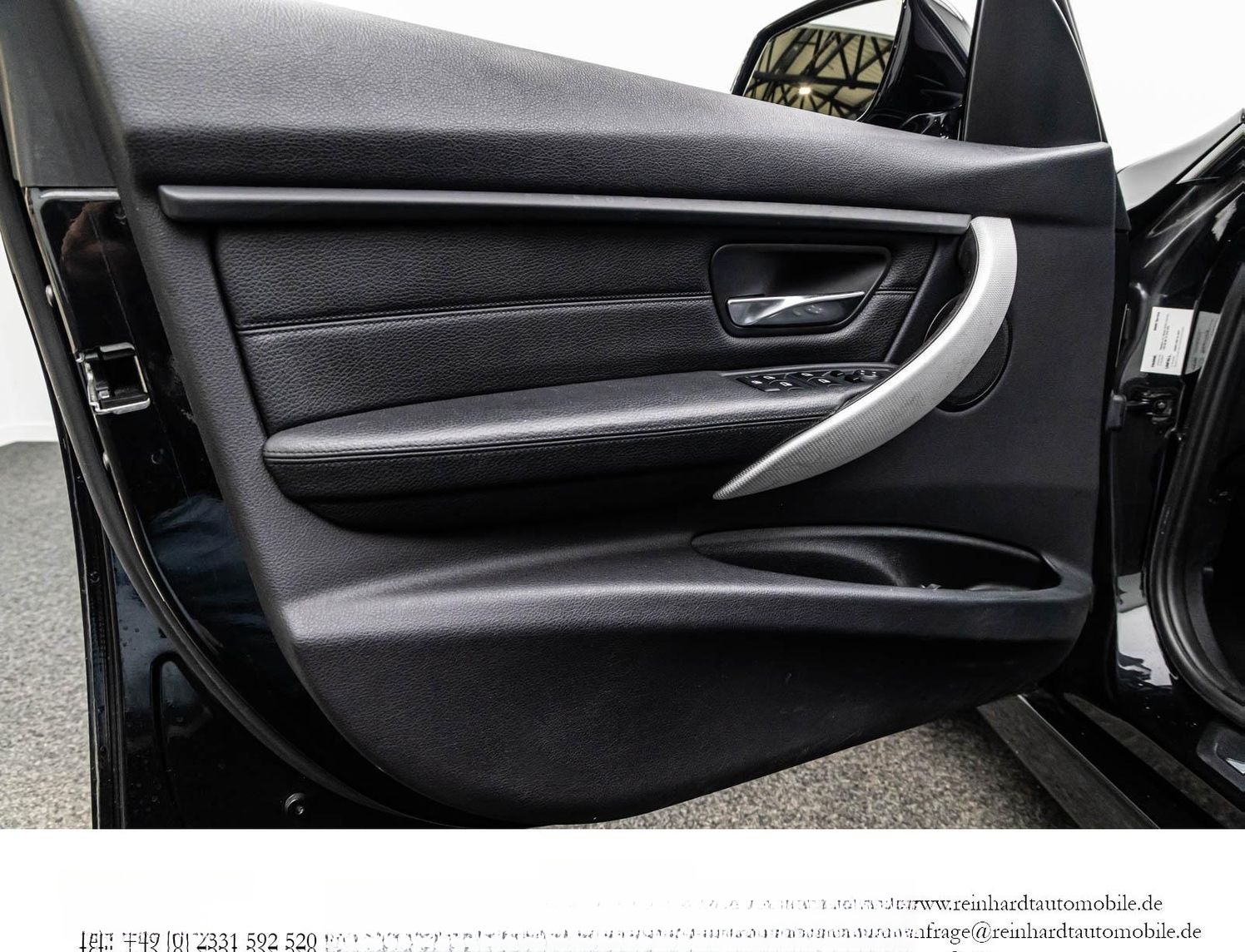 BMW 320i TOURING xDRIVE SHADOW/HuD/AHK/PANO/KAMERA foto 14