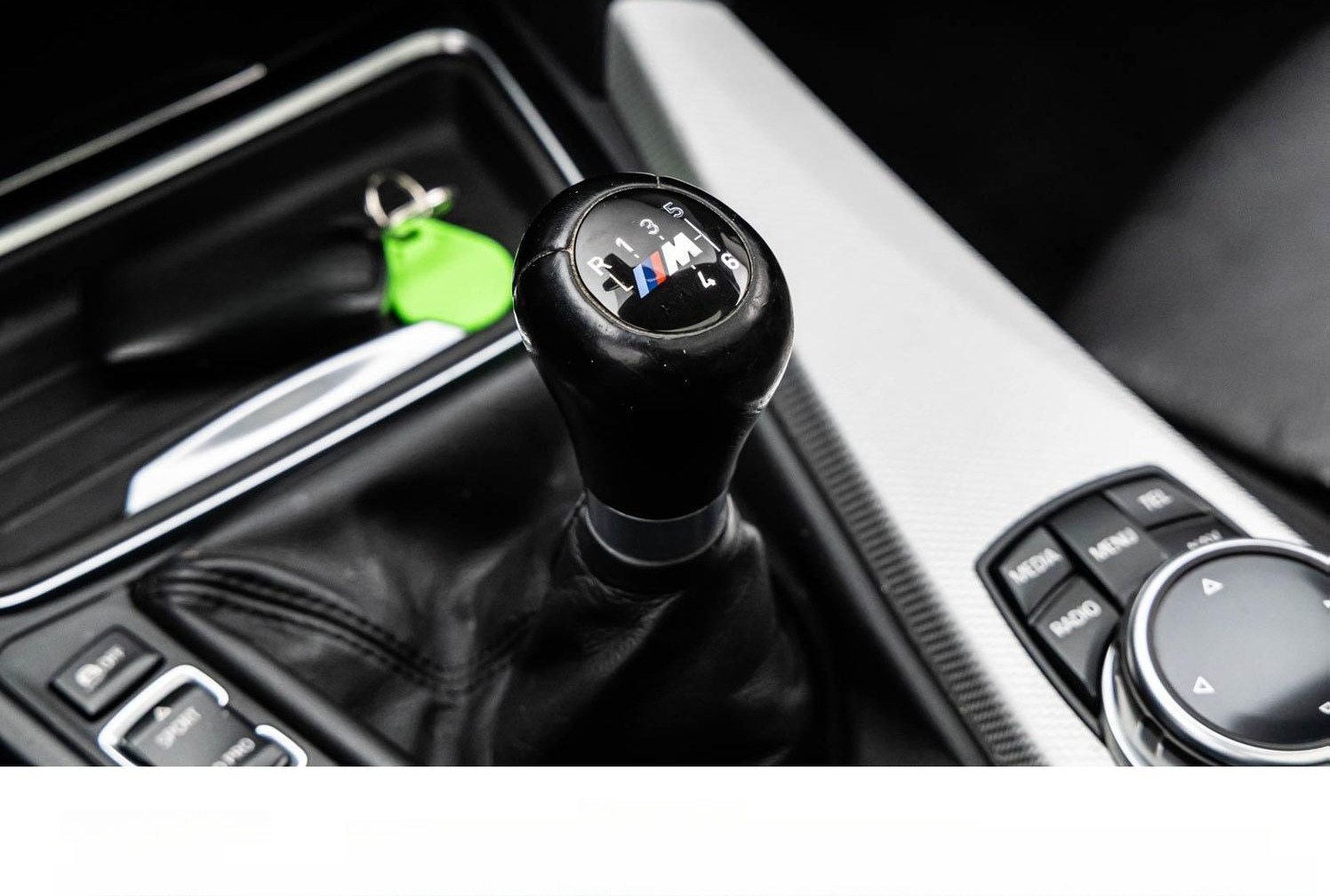 BMW 320i TOURING xDRIVE SHADOW/HuD/AHK/PANO/KAMERA foto 31