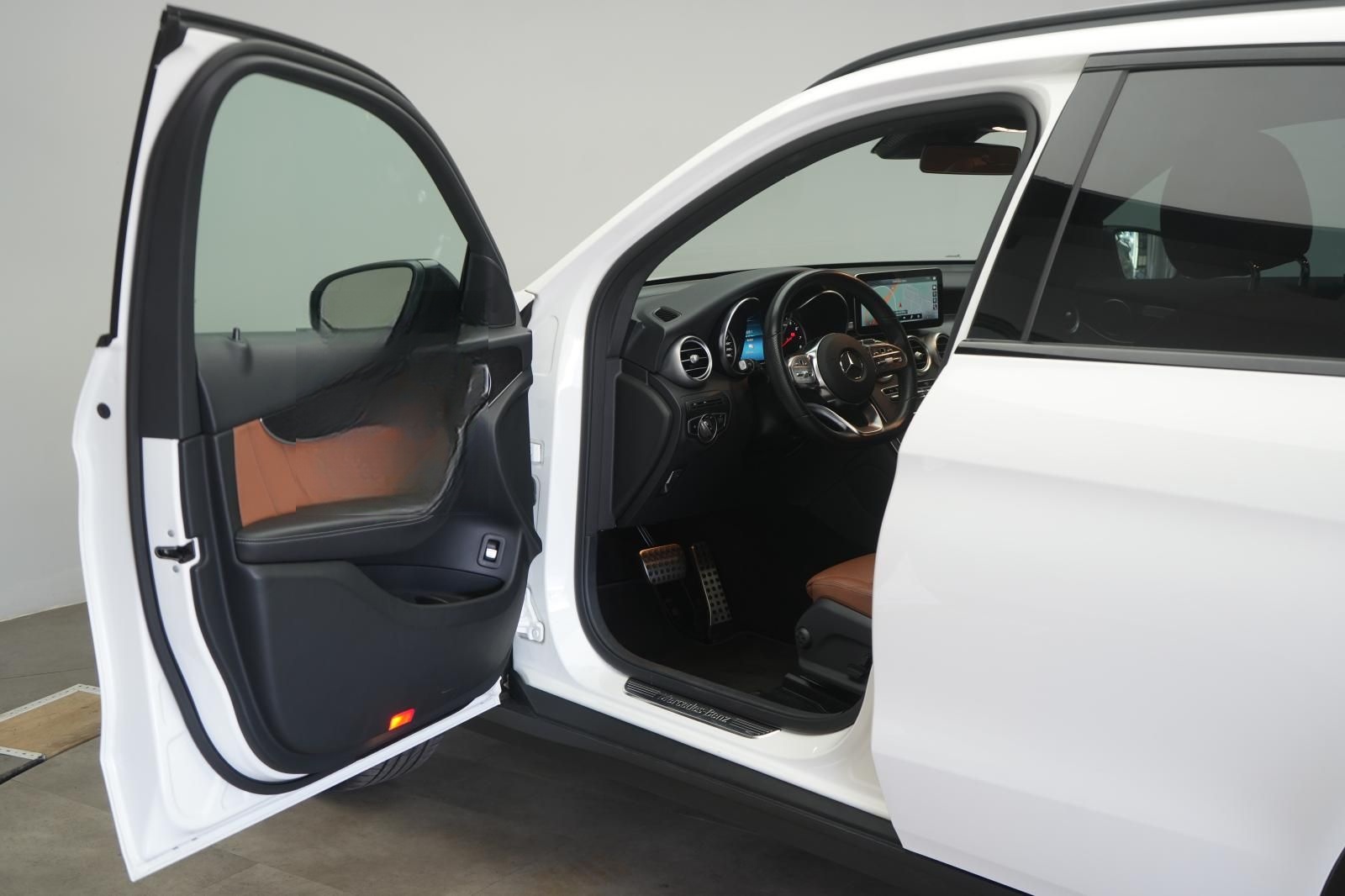 Mercedes-Benz GLC 300 e 4Matic 9G-Tronic AMG Leder/Temp/Kamera foto 11