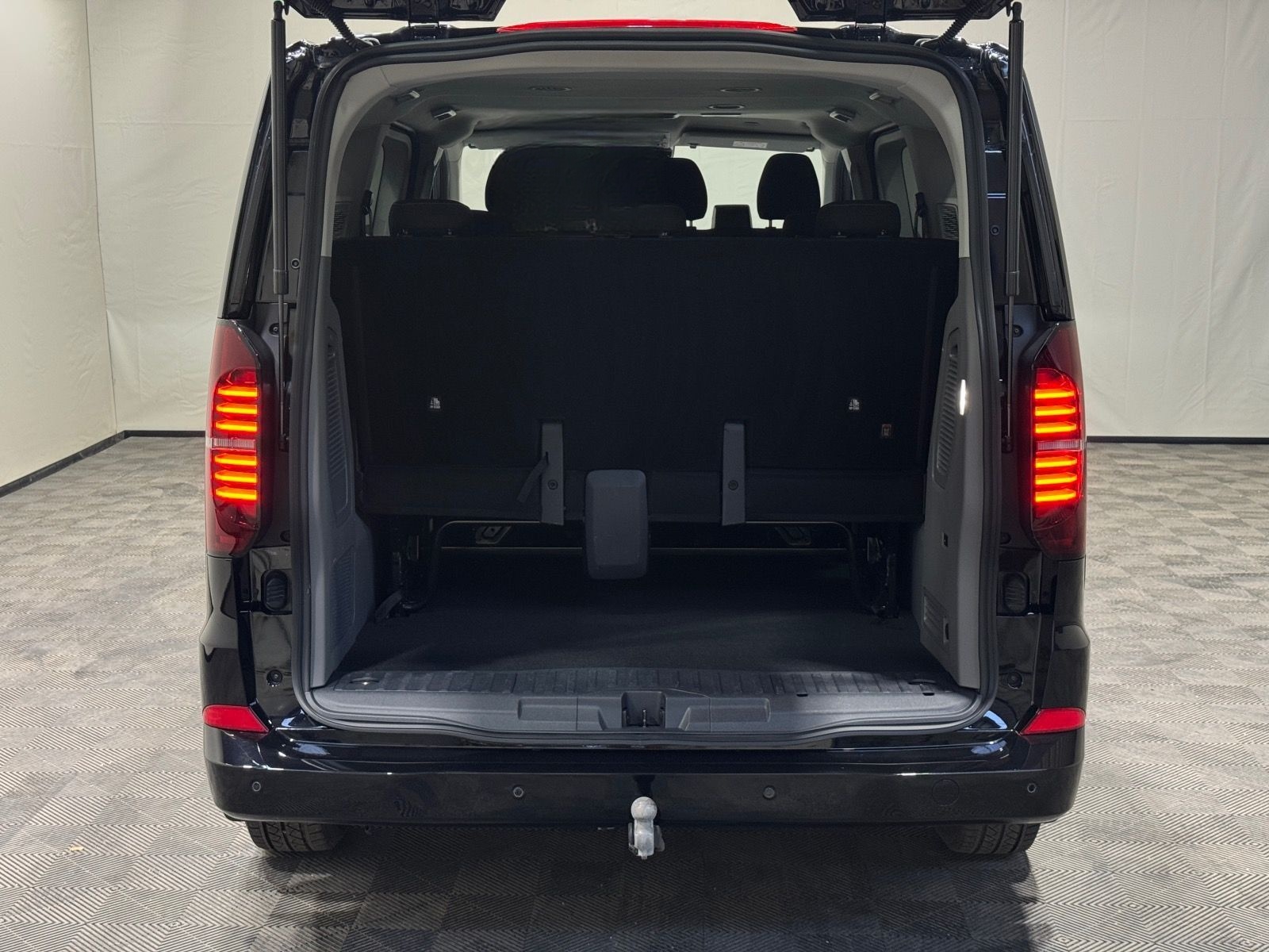 Volkswagen T7 Caravelle Life 2.0 TDI DSG 4M KR | LED NAVI foto 13