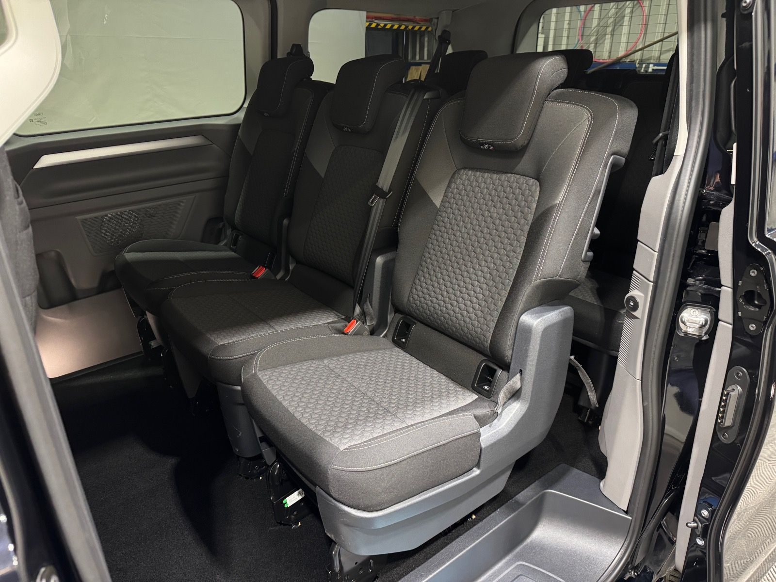 Volkswagen T7 Caravelle Life 2.0 TDI DSG 4M KR | LED NAVI foto 20