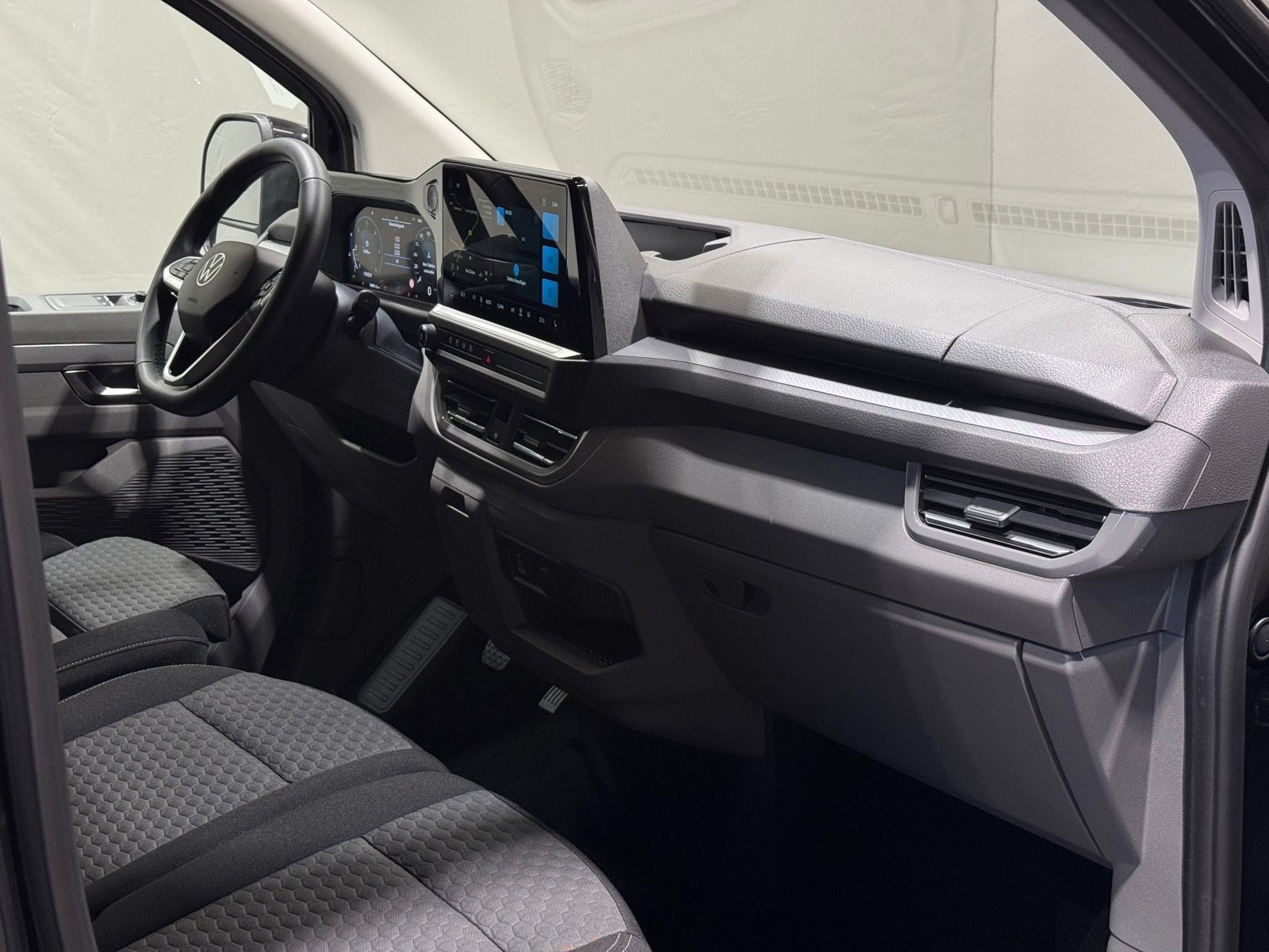Volkswagen T7 Caravelle Life 2.0 TDI DSG 4M KR | LED NAVI foto 25