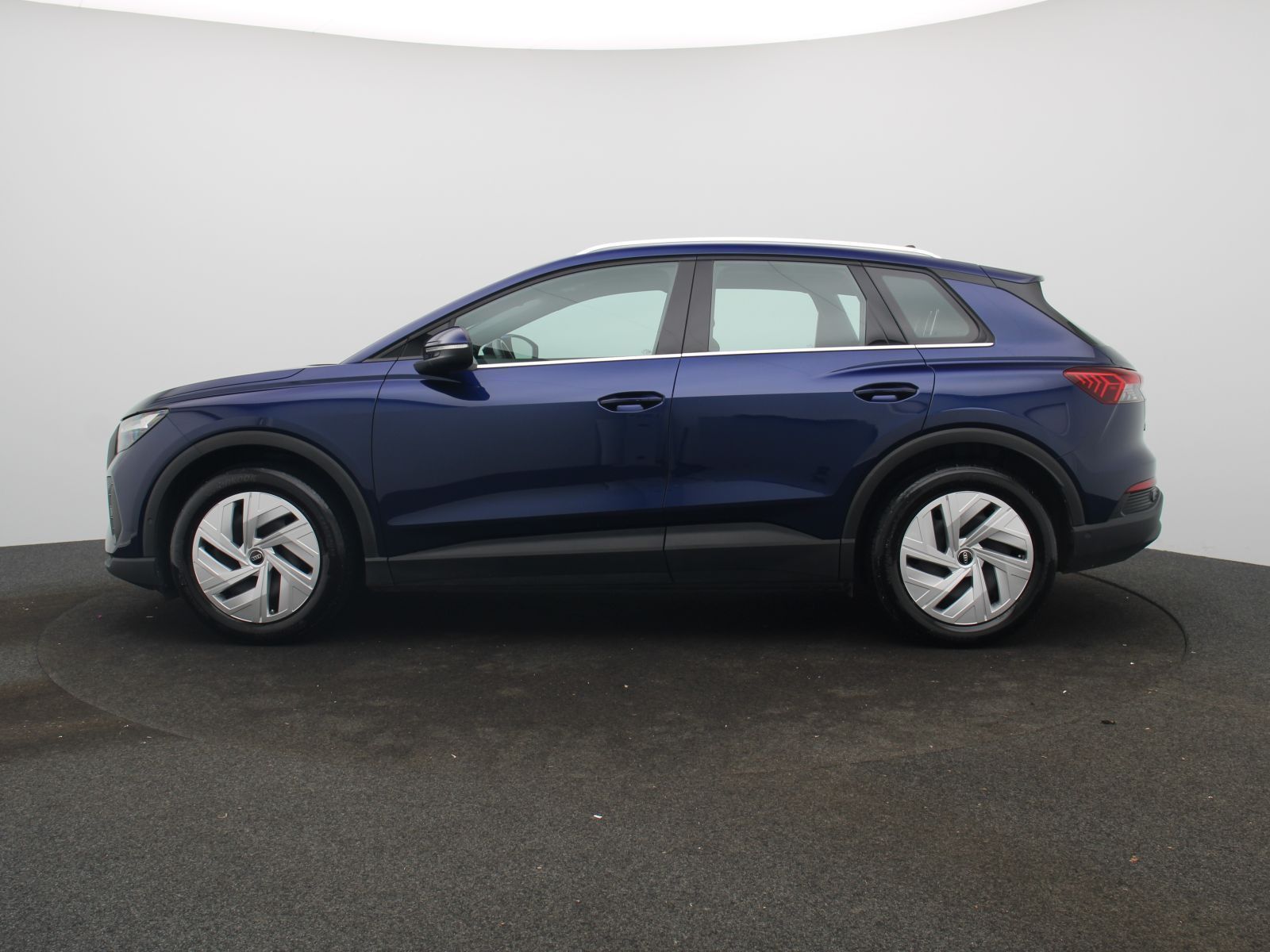 Audi Q4 35 e-tron / Standklima, ParkAssi, LED, RFK foto 4