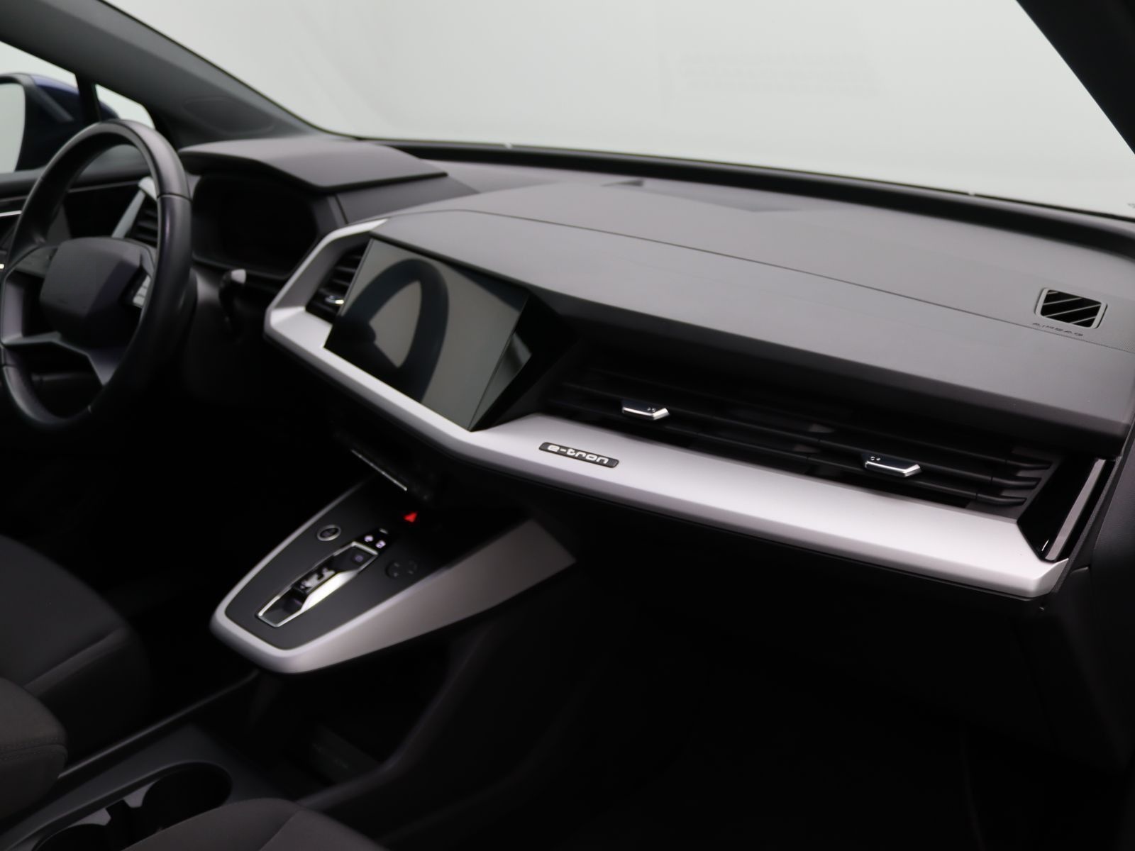Audi Q4 35 e-tron / Standklima, ParkAssi, LED, RFK foto 10