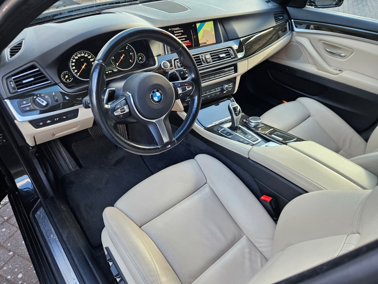 BMW 530D X Drive Touring Luxury Line Allwe... foto 5