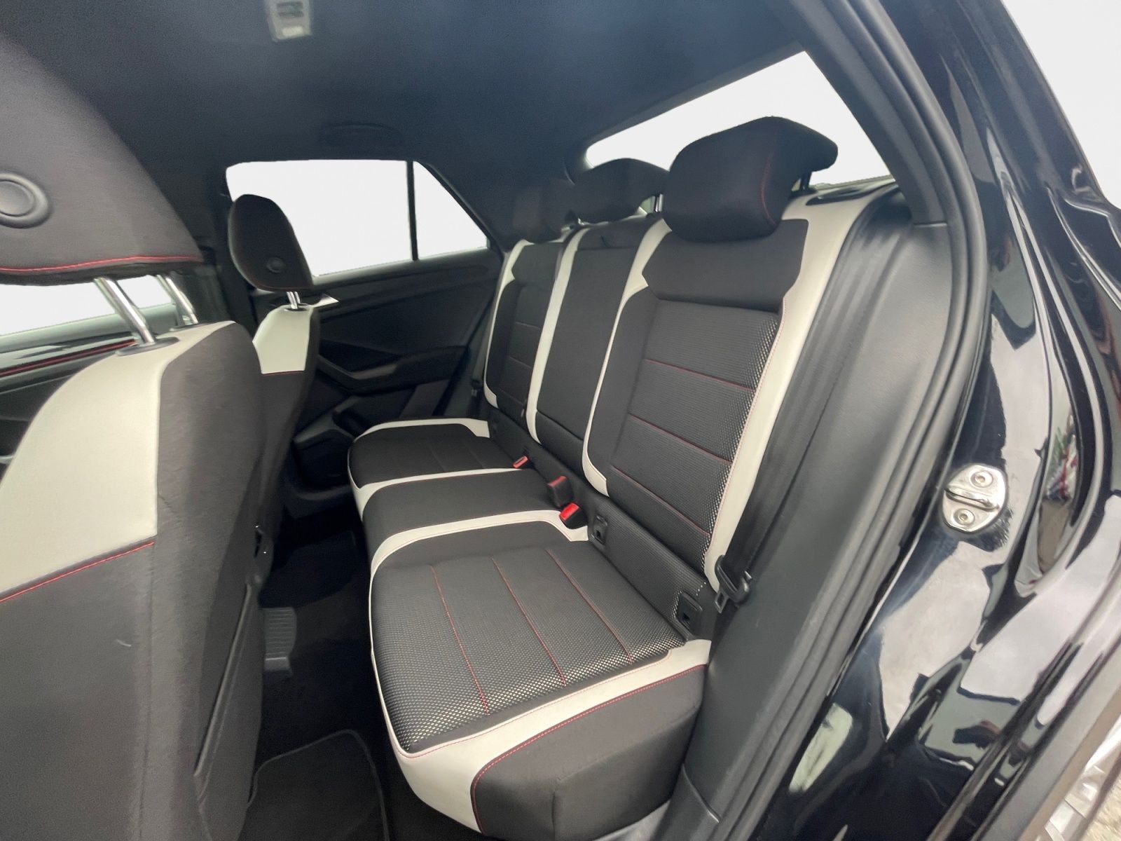 Volkswagen T-Roc 2.0 TSI DSG Sport 4Motion PDC Navi LED foto 13